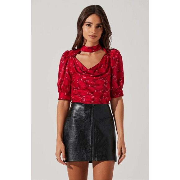 ASTR The Label Red Floral Mock Neck Cowl Drape Top Women's M Baddie EMO - Picture 1 of 9
